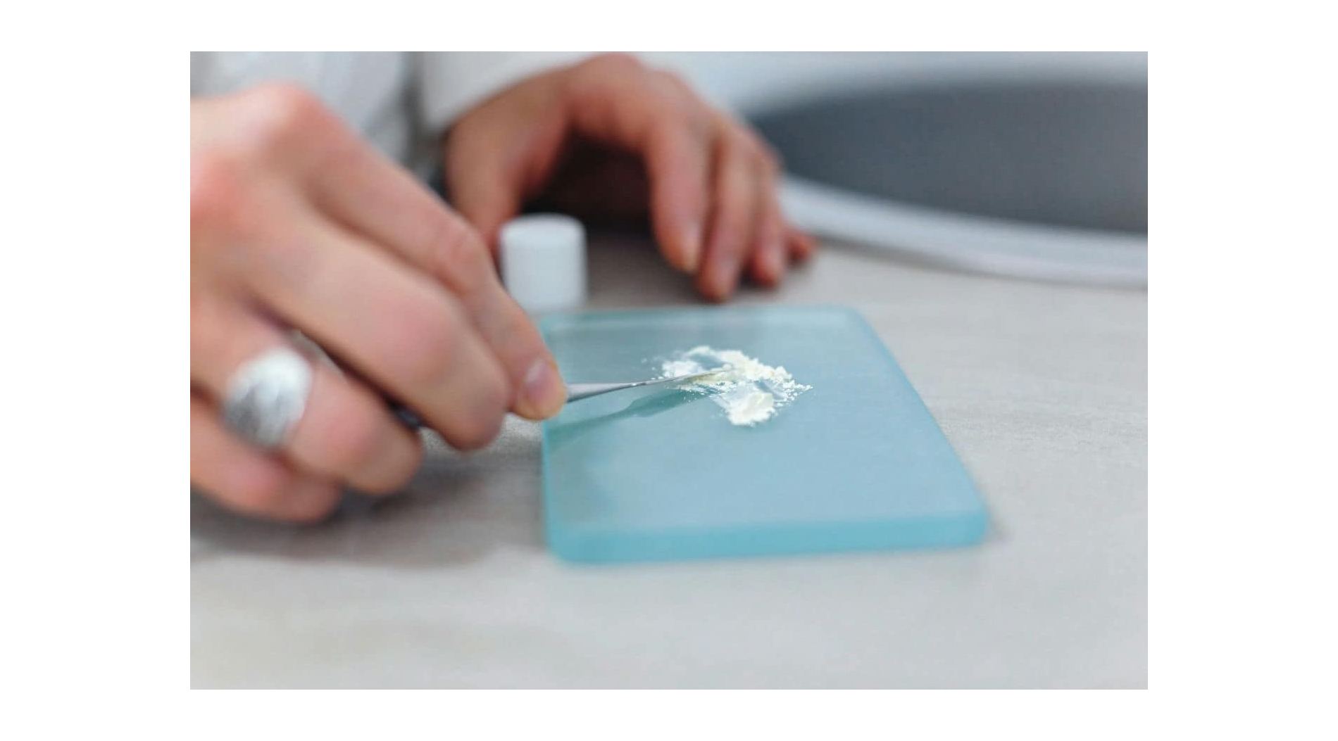 Nowoczesne materiały wypełniające w stomatologii - przegląd oferty hurtowni