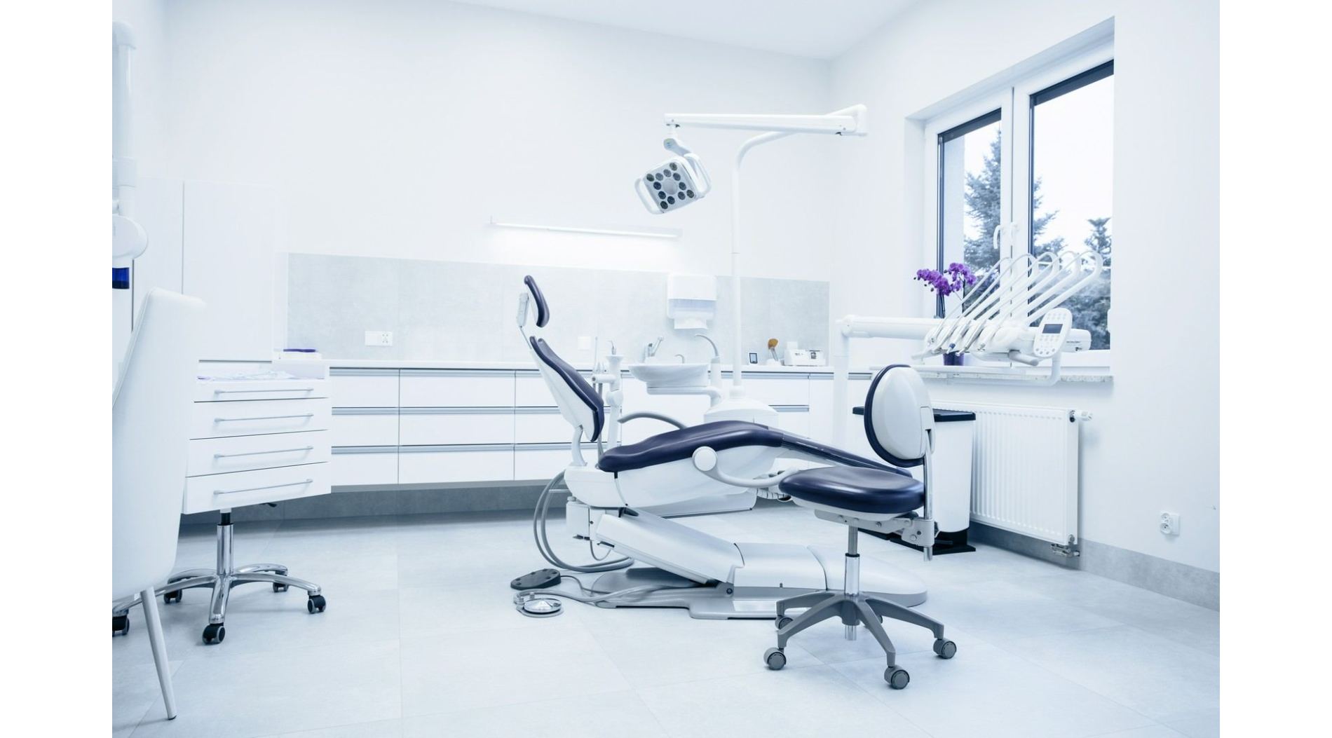 Preparaty dezynfekcyjne do gabinetu stomatologicznego: jakie wybrać i jak stosować? 